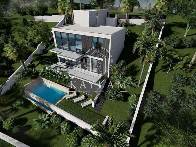 Chalet en venta en calle Versalles, Lloret de Mar, de 200 m² 4 habitaciones por 550.000