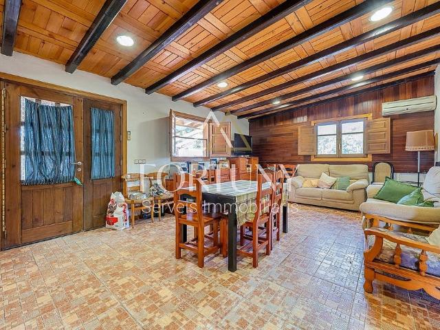 Chalet en venta en calle Vial, Riudoms, de 590 m² 6 habitaciones por 439.900