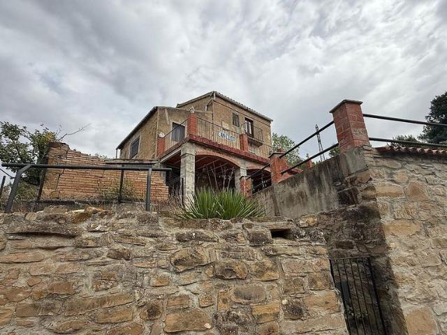 Chalet en venta en calle Vial, Castellbell i el Vilar, de 253 m² 5 habitaciones por 219.000