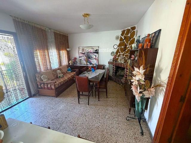 Chalet en venta en calle Viella, Calafell, de 136 m² 4 habitaciones por 255.000