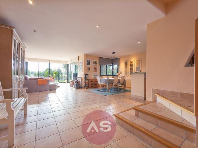 Chalet en venta en calle Vila del Golf, Navata, de 131 m² 3 habitaciones por 495.000
