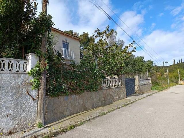 Chalet en venta en calle Xavier Nogues, Bisbal del Penedès, la, de 215 m² 1 habitación por 300.400