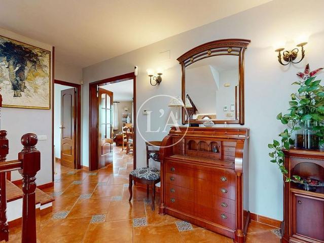Chalet en venta en calle Xaloc, Castellvell del Camp, de 426 m² 9 habitaciones por 568.000
