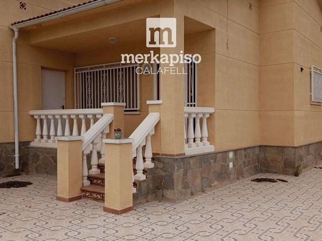 Chalet en venta en calle Zinnia, Vendrell, El, de 100 m² 3 habitaciones por 257.000