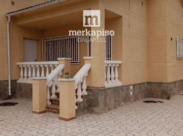 Chalet en venta en calle Zinnia, Vendrell, El, de 100 m² 3 habitaciones por 257.000