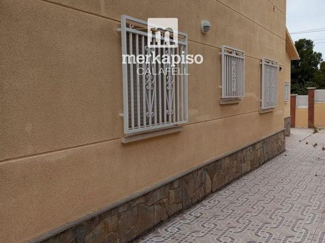 Chalet en venta en calle Zinnia, Vendrell, El, de 100 m² 3 habitaciones por 257.000