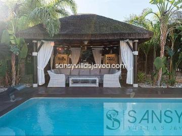 Chalet en venta en Calp, Benicolada Las Adelfas. CalpeVilla. Chalets.