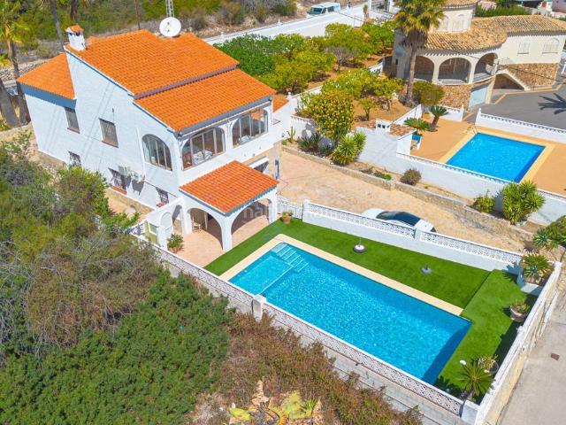 Chalet en venta en Calp, Benicolada Las Adelfas. Chalets.