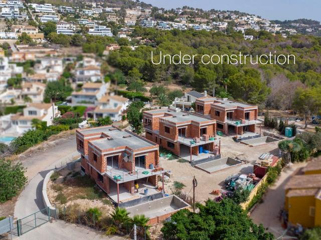 Chalet en venta en Calp, Benicolada Las Adelfas. Villa de lujo en Calpe, Gran Sol con vistas al skyline. Chalets.