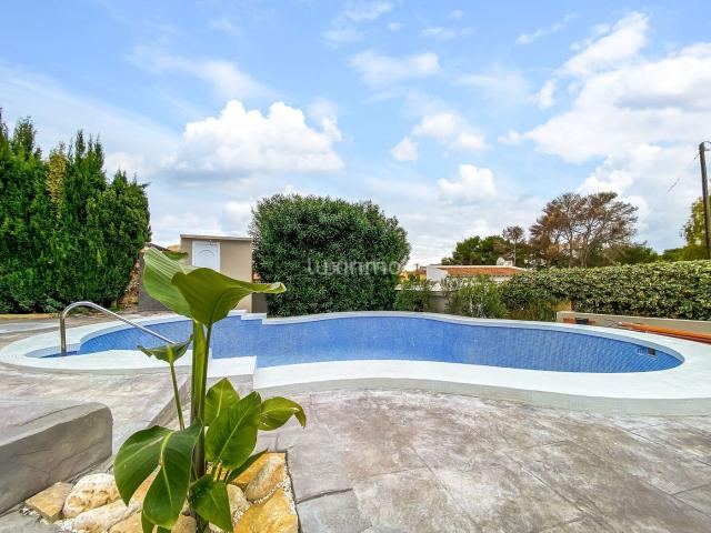 Chalet en venta en Calp, Carrió La Merced Los Pinos. Exelente chalet independiente a estrenar en Calpe. Chalets.