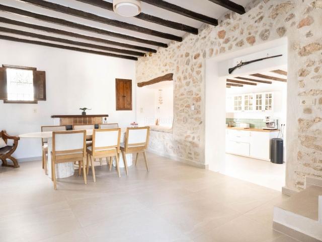 Chalet en venta en Calp, Cometa. Finca con excelentes oportunidades tanto para uso residencial como para inversión turística. Chalets.