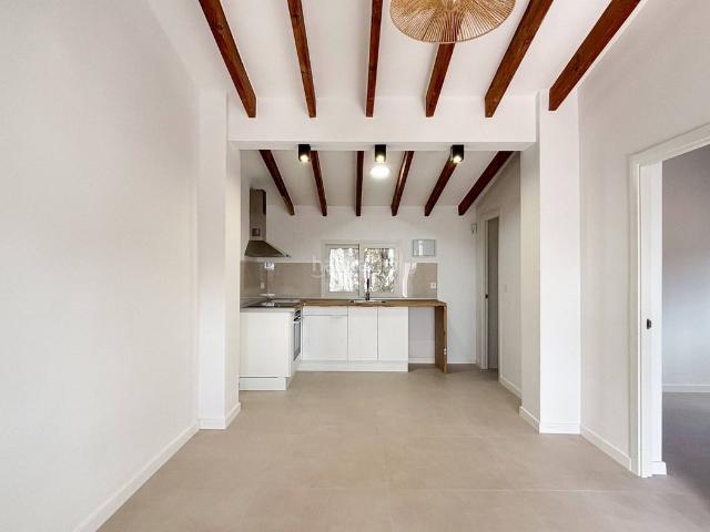 Chalet en venta en Calp, Cometa. Pequeña villa independiente actualmente en reforma y con entrega prevista para julio de 2026. Chalets.