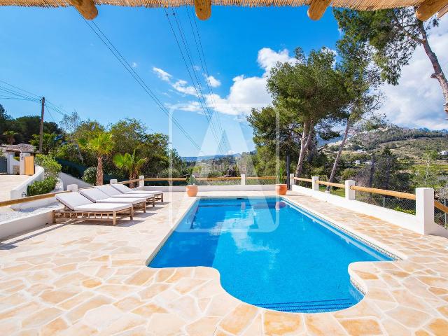 Chalet en venta en Calp, La Empedrola. Chalets.