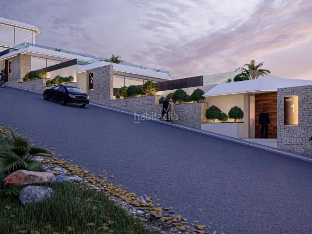 Chalet en venta en Calp, Maryvilla. Villa de 4 dormitorios y 3 baños con piscina y jardín en Calpe. Chalets.