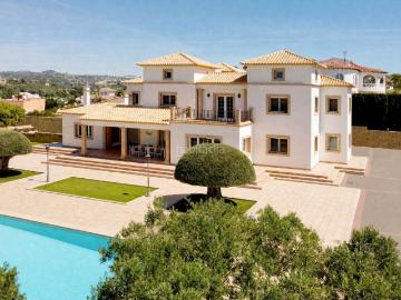 Chalet en venta en Calp, Marisol Park Ortembach Los Almendros. Chalets.