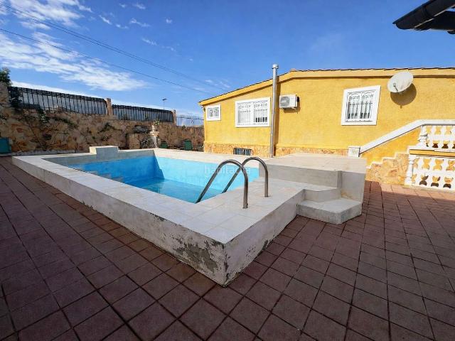 Chalet en venta en Calypo Fado. CHALET INDEPENDIENTE. Chalets Calypo.