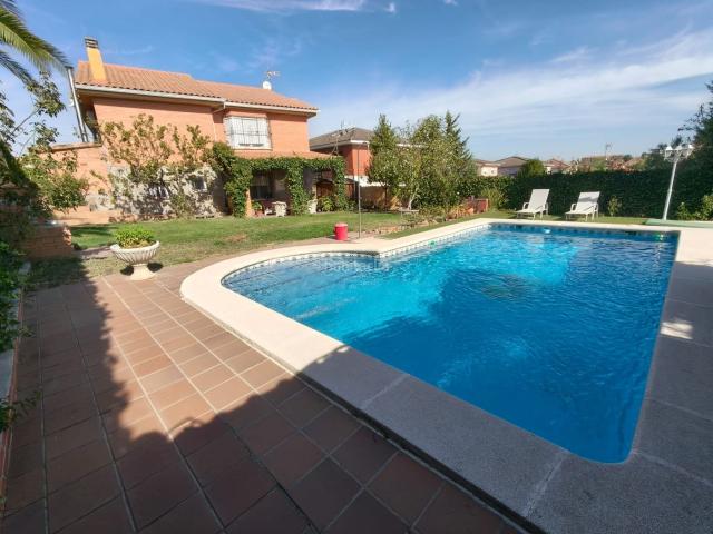Chalet en venta en Calypo Fado. VENTA CHALET UNIFAMILIAR CALYPO FADO. Chalets Calypo.