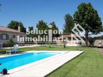 Plaza de Colón, Salamanca - Jardín, Chimenea