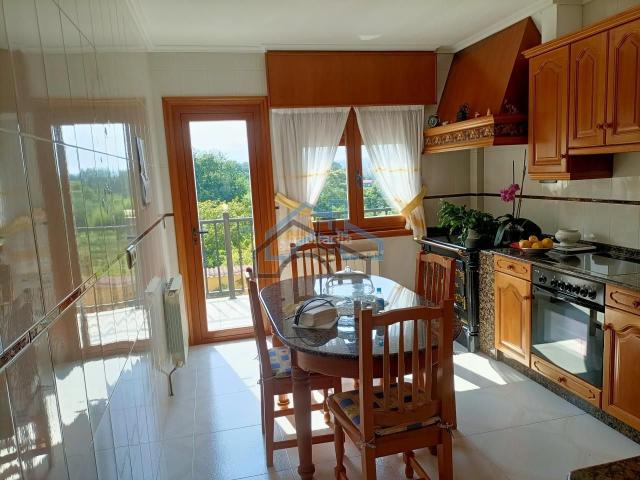 Chalet en venta en Cambre. Chalets.