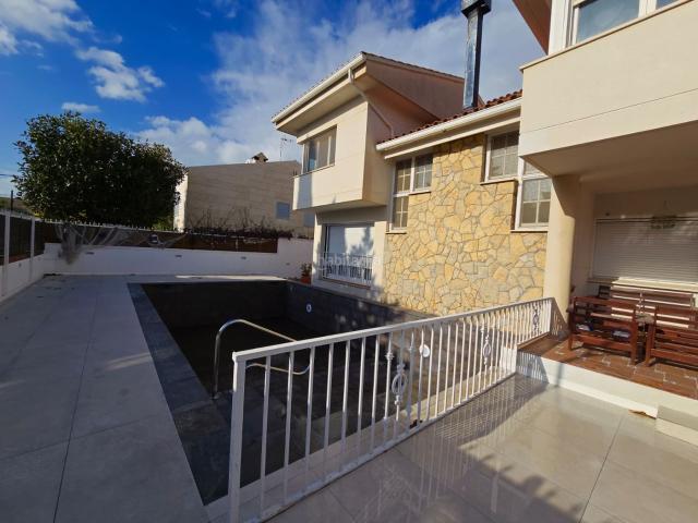 Chalet en venta en Cambrils, Regueral Prat d'en Forés Costa Dorada. INMOBILIARIA NÚCLEO PRESENTA EN EXCLUSIVA ESTA VIVIENDA A LA VENTA. Chalets.
