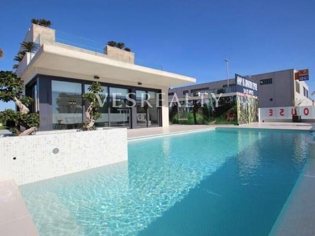 Chalet en venta en Campoamor, Alicante Costa Blanca