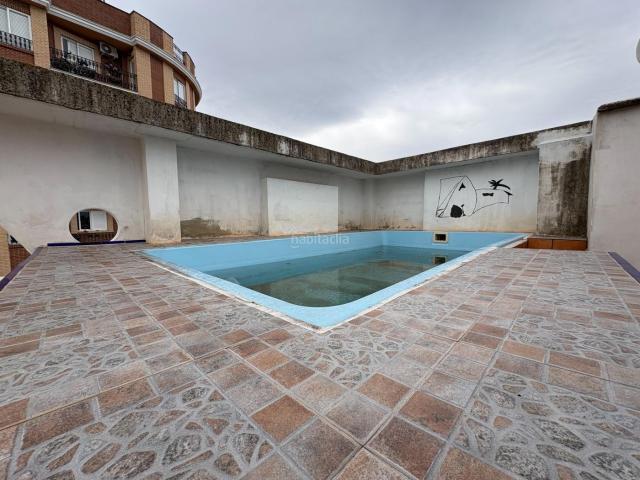 Chalet en venta en Canals. CHALET CON PISCINA EN AZOTEA EN PLENO CENTRO DE CANALS. Chalets.