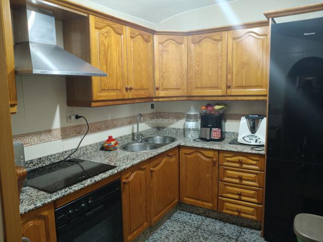 Chalet en venta en Caniles. CASA CUEVA CON COCHERA. Chalets.