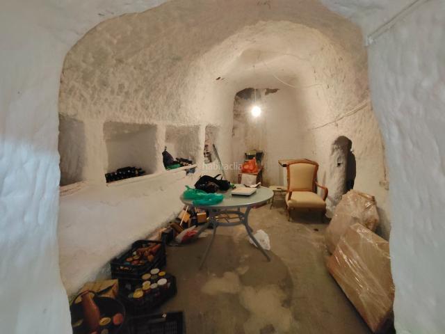 Chalet en venta en Caniles. CASA CUEVA PARA REFORMAR. Chalets.