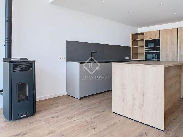 Chalet en venta en Madrid, Ciudad Universitaria. Casa villa, actualmente alquilada, con tres dormitorios y 46 m de terraza en venta en El Tarter, Canillo. Chalets.