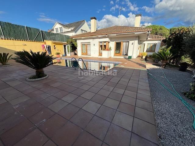 Chalet en venta en Canovelles. CASA EN CAN DURAN CON UN GRAN VALOR POR UBICACIÓN. Chalets.