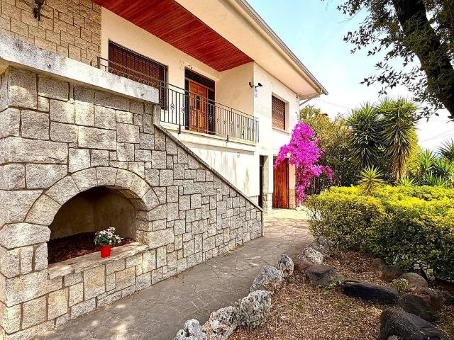 Chalet en venta en calle De Can Duran, Canovelles, de 342 m² 4 habitaciones por 498.000
