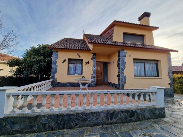 Chalet en venta en Cànoves i Samalús. Gran casa chalet a tan solo 10 minutos de Cardedeu!. Chalets Cànoves i.