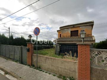 Chalet en venta en Cànoves i Samalús. Oportunidad de Inversión Inmueble Sin Posesión. Chalets Cànoves i.