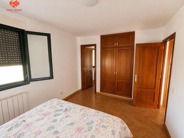 Chalet en venta en Cantimpalos. Chalet de 3 habitaciones con patio independiente. Chalets.