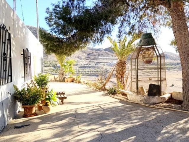 Chalet en venta en Carboneras. CASA CORTIJO EN CARBONERAS. Chalets.