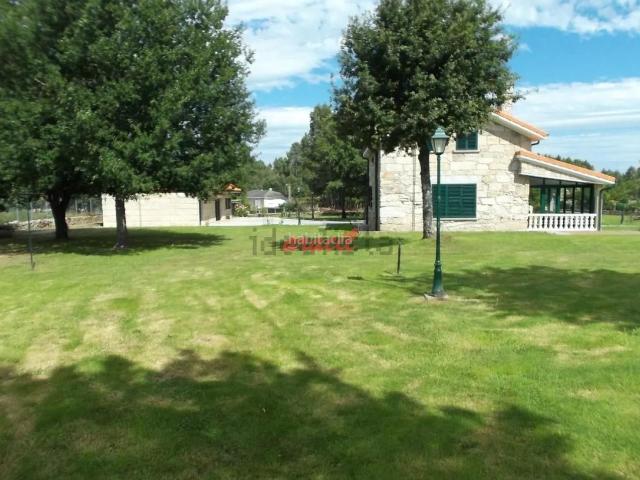Chalet en venta en Carballiño O. Chalets Carballiño.