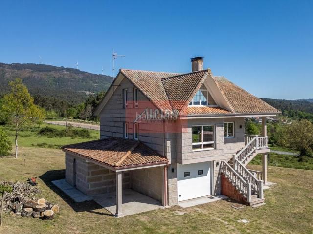Chalet en venta en Carballiño O. Chalets Carballiño.