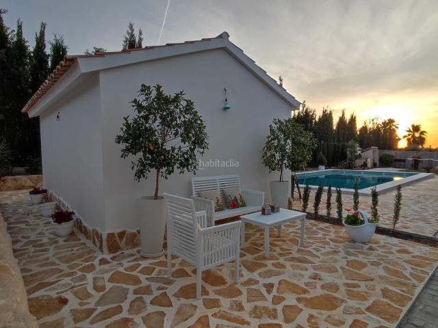 Chalet en venta en Carlota La. CHALET EN LAS LOMAS DEL REY, LA CARLOTA. Chalets Carlota.