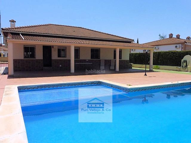 Chalet en venta en Carlota La. Espléndido Chalet independiente en El Rinconcillo. Chalets Carlota.