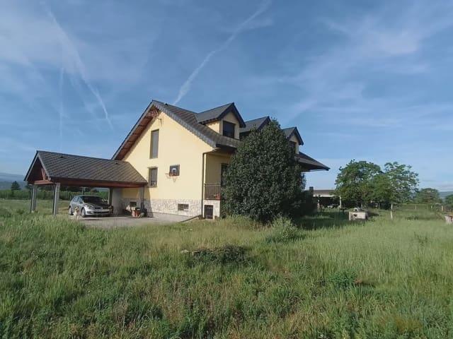 Chalet en venta en Carracedelo, León