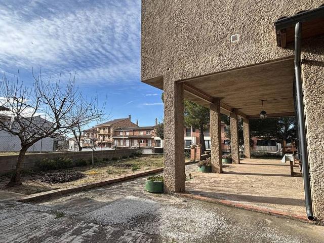 Chalet en venta en carretera Manresa, Sant Feliu Sasserra, de 420 m² 8 habitaciones por 390.000