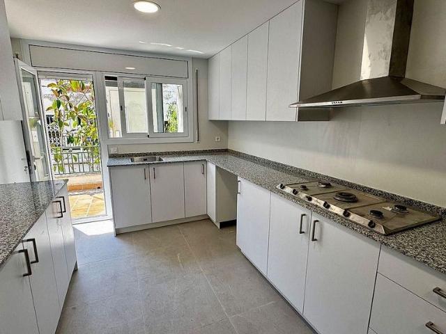 Chalet en venta en carretera De Montcada, Terrassa, de 335 m² 5 habitaciones por 540.000