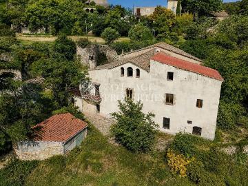 Chalet en venta en carretera De Can Ruti, Badalona, de 1.154 m² 3 habitaciones por 640.000