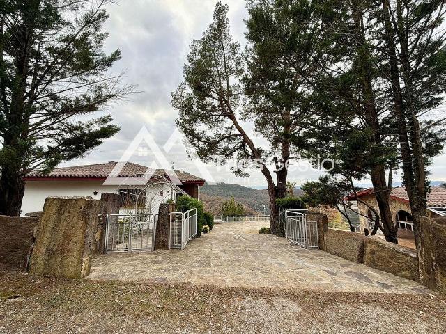 Chalet en venta en carretera De Fussimanya, Tavèrnoles, de 456 m² 5 habitaciones por 395.000