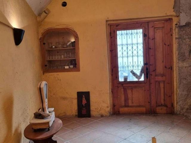 Chalet en venta en calle, Artesa de Segre, de 272 m² 3 habitaciones por 115.000