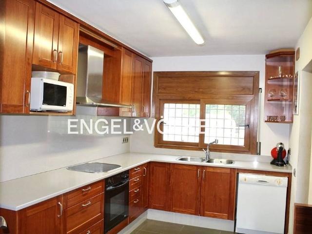 Chalet en venta en carretera S Feliu Guíxols Vilarroja, Girona, de 360 m² 4 habitaciones por 490.000