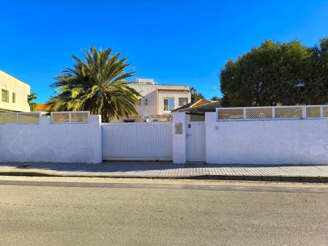 Chalet en venta en Cartagena, Cabo de Palos. Chalet en Cabo de Palos junto a puerto deportivo. Chalets.