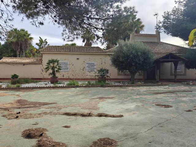 Chalet en venta en Cartagena, La Manga Club. OPORTUNIDAD CHALET EN LA MANGA GOLF RESORT! Zona de Atamaría. Chalets.