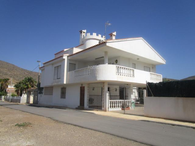 Chalet en venta en Cartagena, Perín. Chalet en La Azohía con piscina privada, vistas al mar y a la montaña. Chalets.