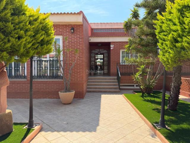 Chalet en venta en Cartagena, Playa Honda Playa Paraíso. Espectacular Chalet Independiente con Grandes Exteriores, Piscina y Barbacoa en Playa Honda. Chalets.
